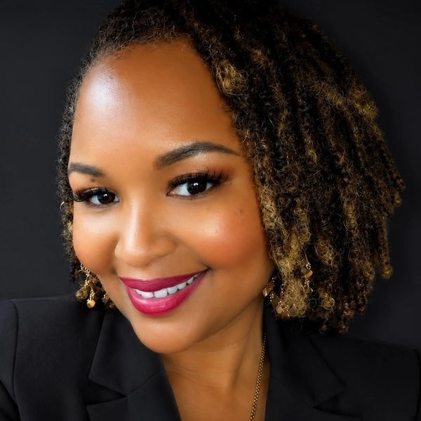 Tami Dee, storyteller and creator